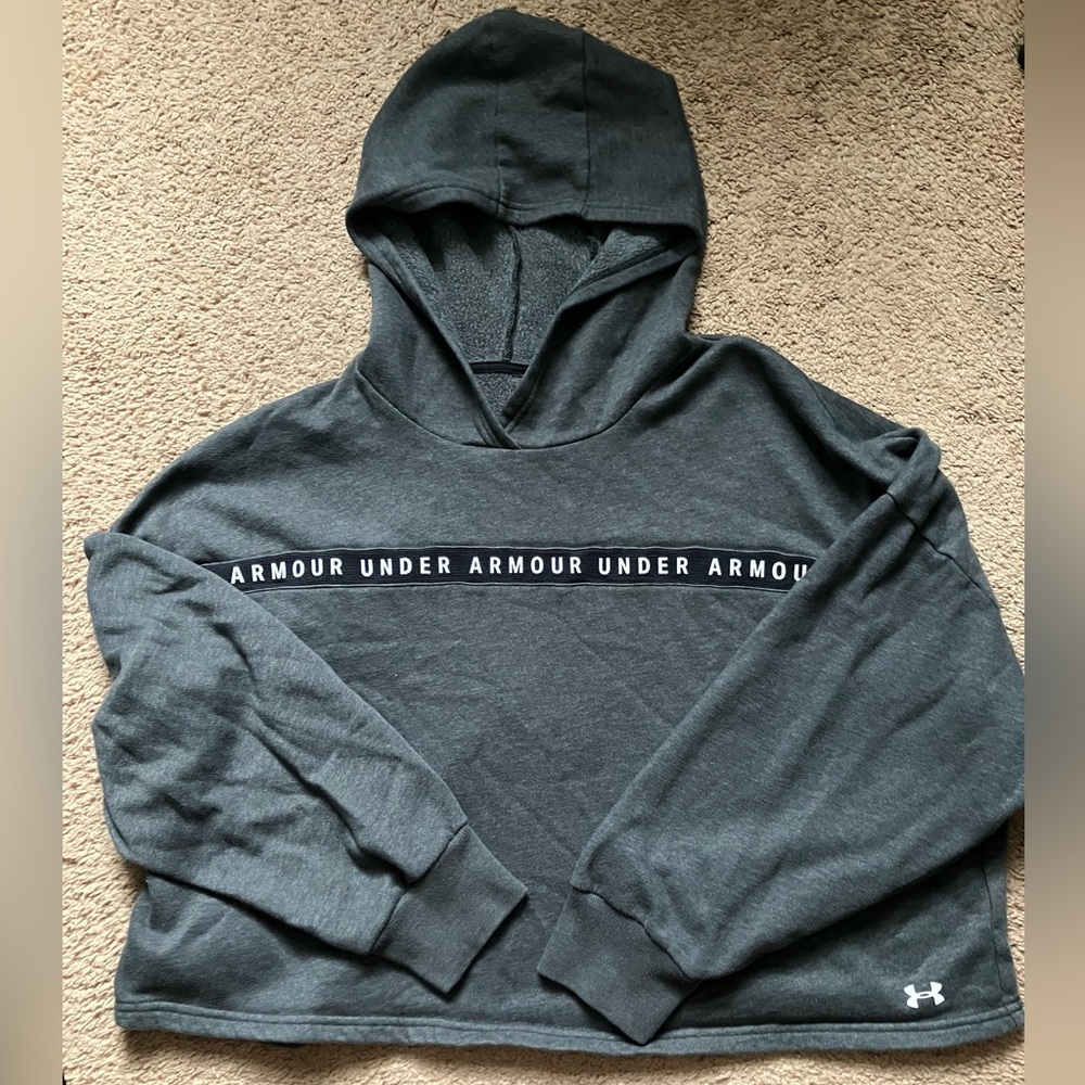 Under Armour Oversized Cropped Hoodie